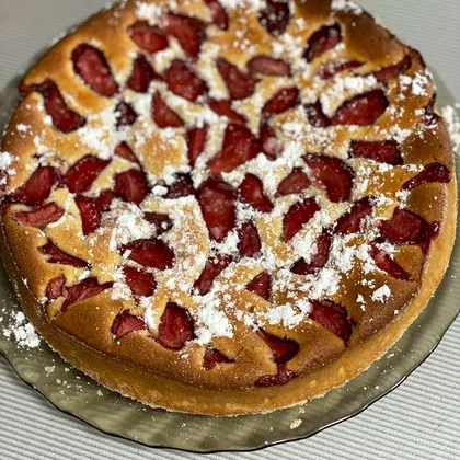 Пирог 🥧 с клубникой 🍓