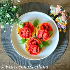 Гренки с помидорами
