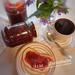 Варенье "Ассорти" из малины, земляники и клубники "Виктория"