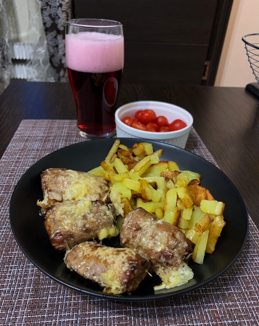 Запеченная свинина с сыром