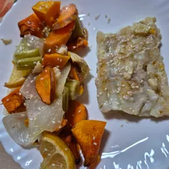 Камбала с тыквой и морковью