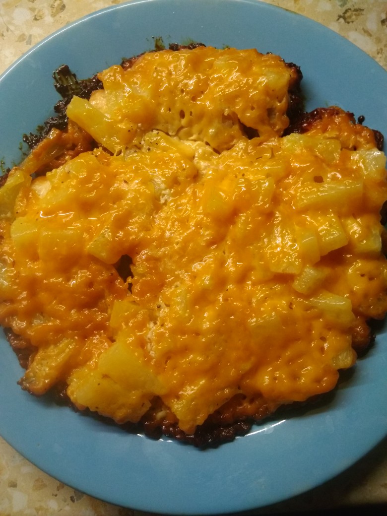 Куриное филе с ананасом и сыром на сковороде
