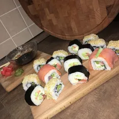 Роллы/Суши 🍣🍱