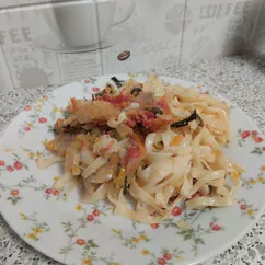 Паста с минтаем и овощами