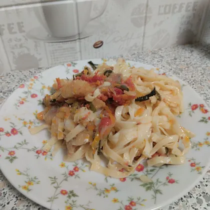 Паста с минтаем и овощами