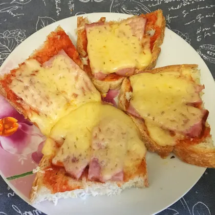 Горячие бутерброды с ветчиной и сыром 