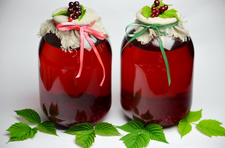 Компот из смородины и апельсина