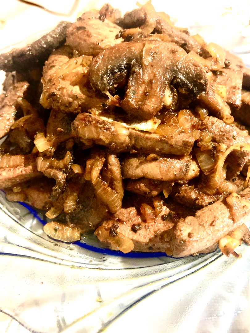 Печень тушеная с грибами - пошаговый рецепт с фото