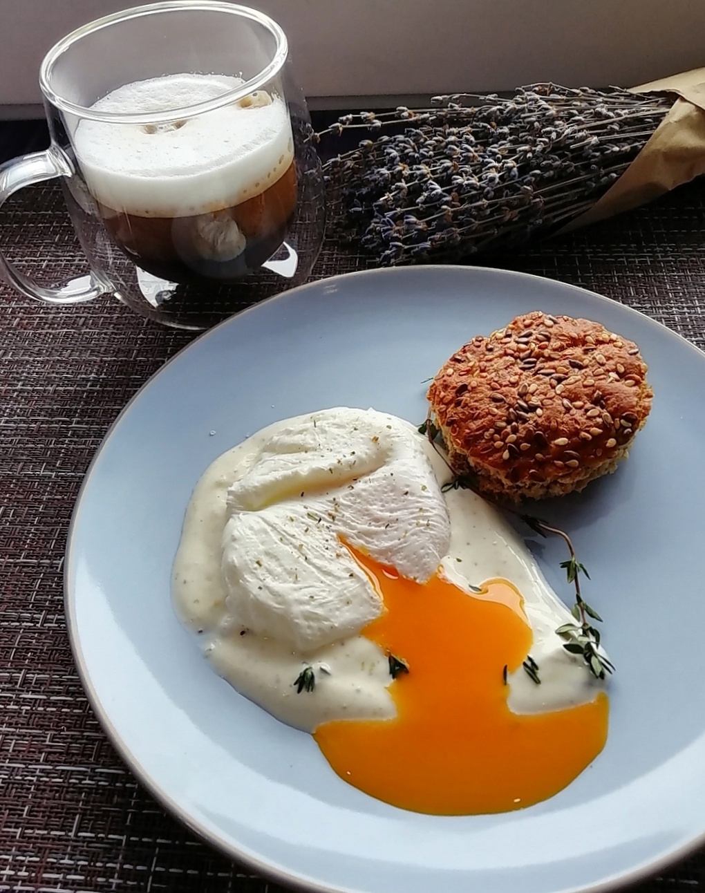 Яйцо-пашот в горчичном соусе, с нотками тимьяна👍