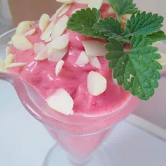 Бананово- клубничное мороженое 🍧