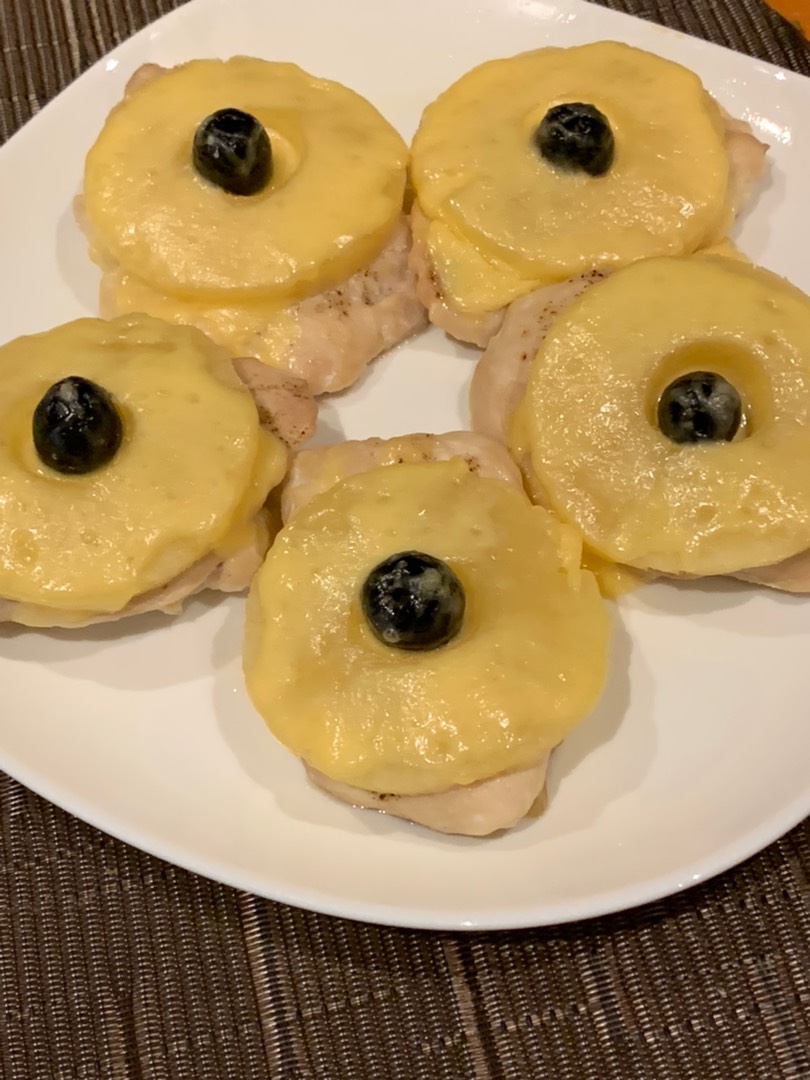 Куриные отбивные с ананасом и сыром в духовке - рецепт с фото