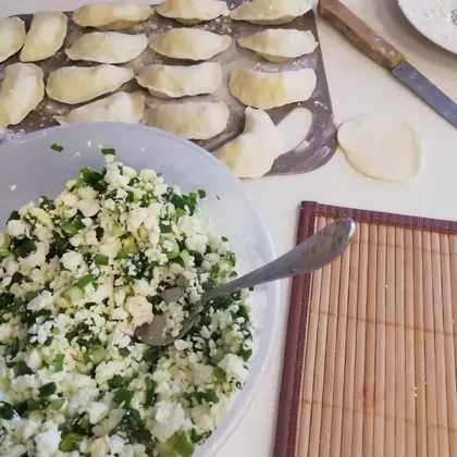 Вареники с творогом и зелёным луком