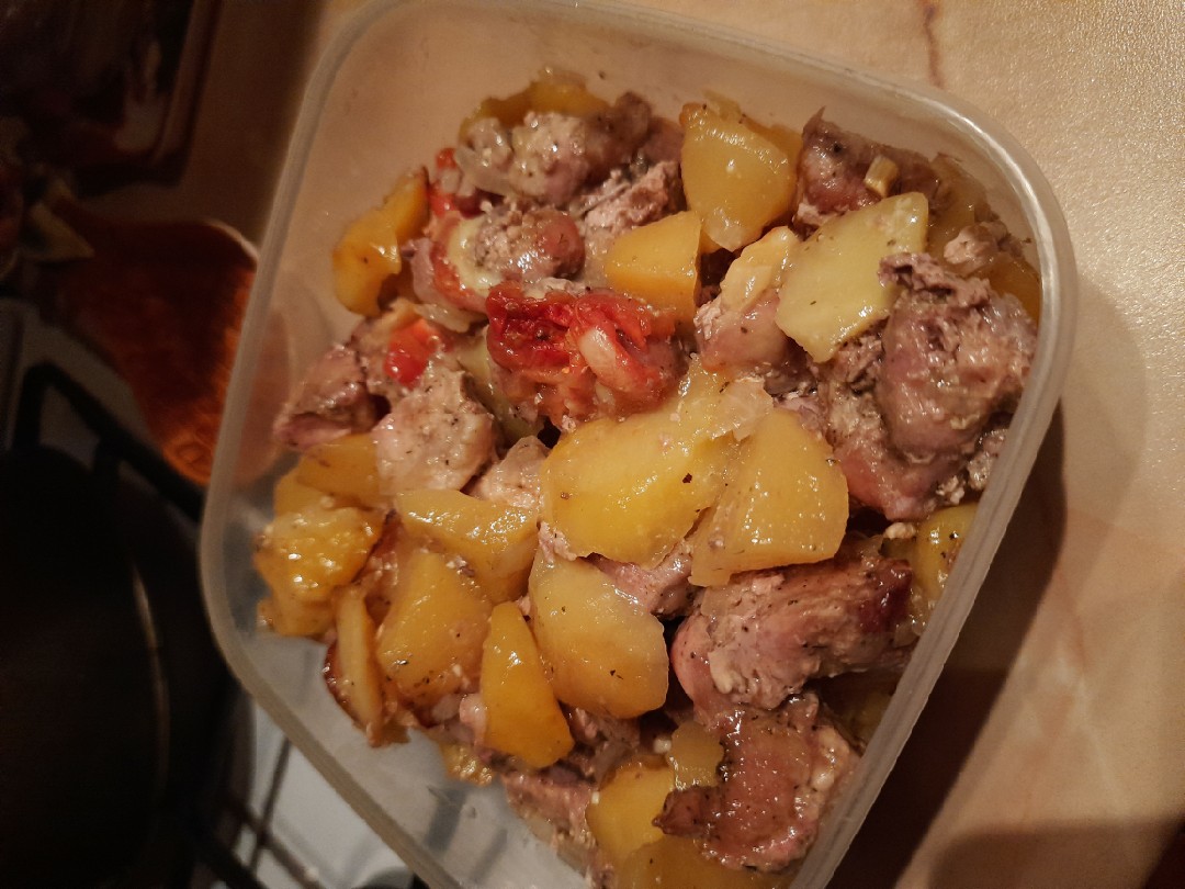 Свинина с картошкой в духовке