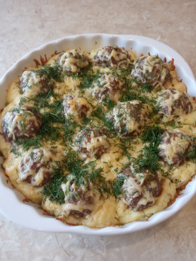 Мясные шарики в пюре