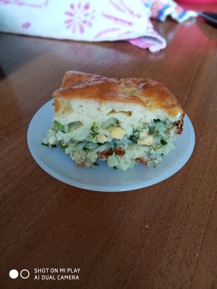 Заливной пирог с зеленью и яйцом