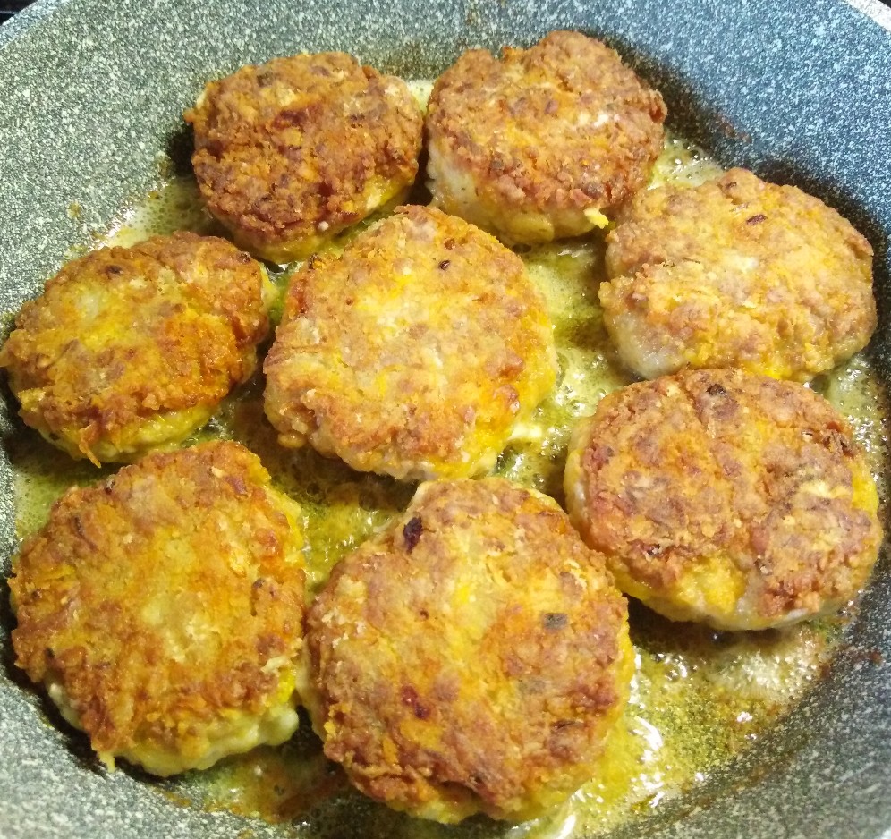 Мясные котлетки с тыквой