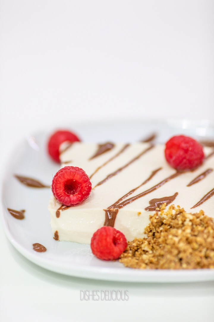 Миндально - кокосовая Панна кота с шоколадным соусом