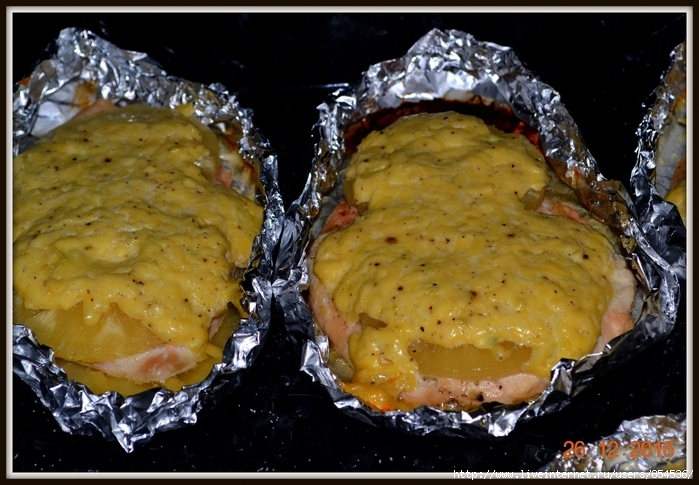 Курочка с ананасом, под сырной шапкой
