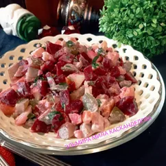 Салат из свёклы, картофеля, моркови и солёных огурцов или просто простой салат