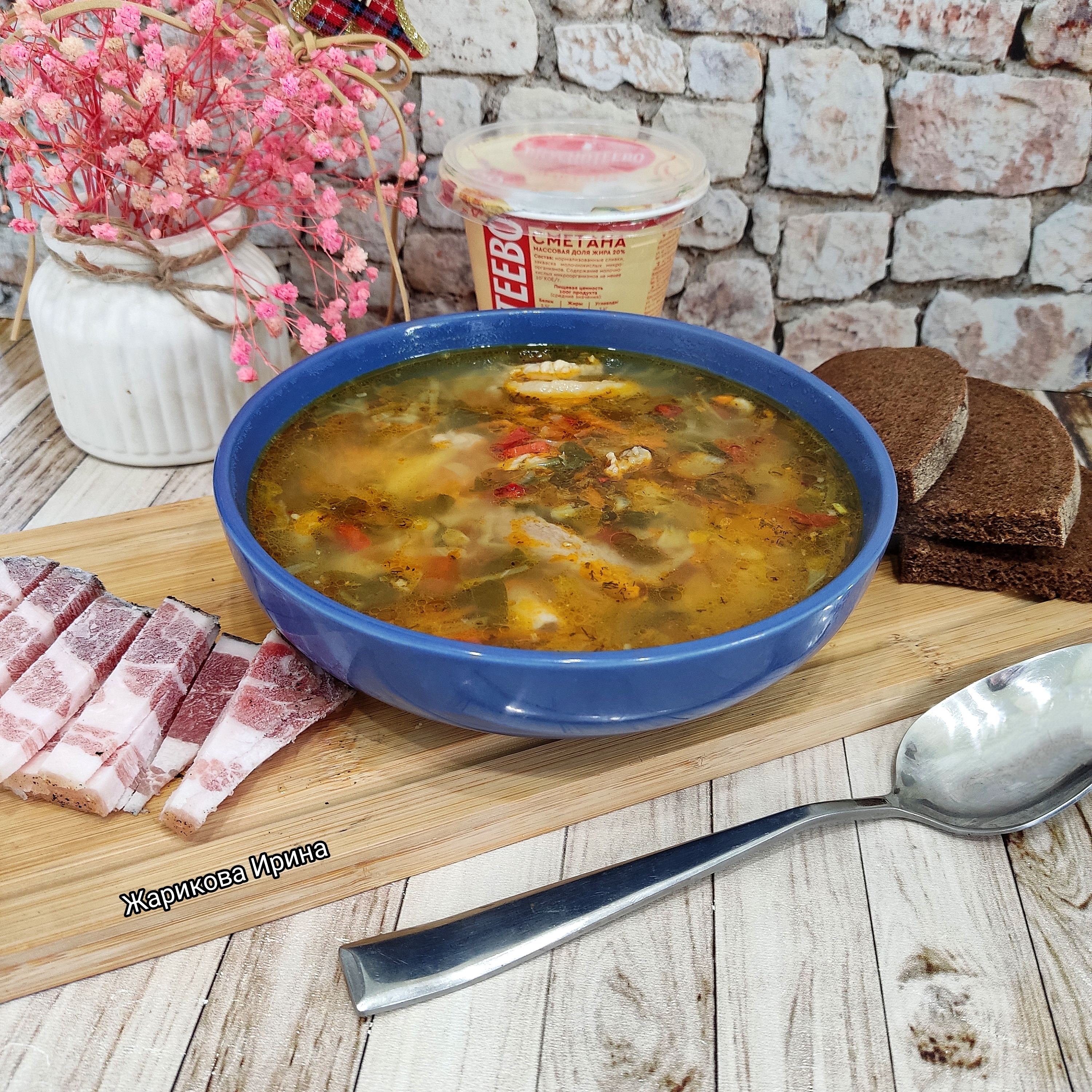 Щи со свежей капустой и щавелем