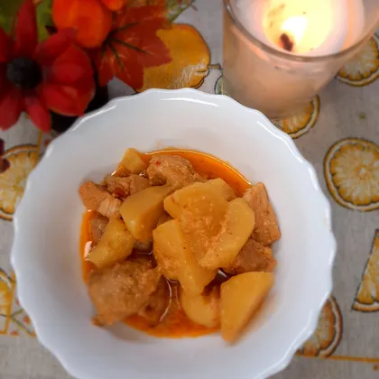 Тушеный картофель со свининой в мультиварке