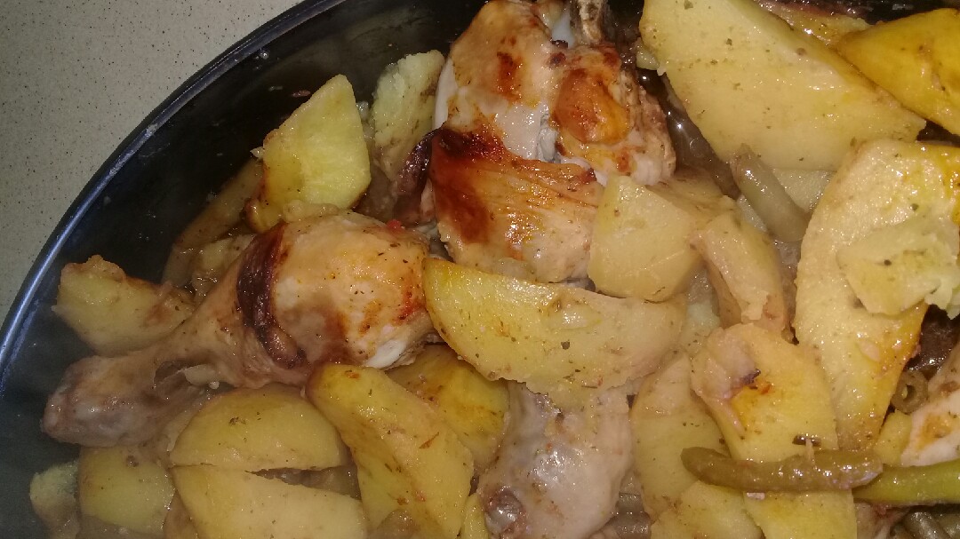 Куриные голени с овощами