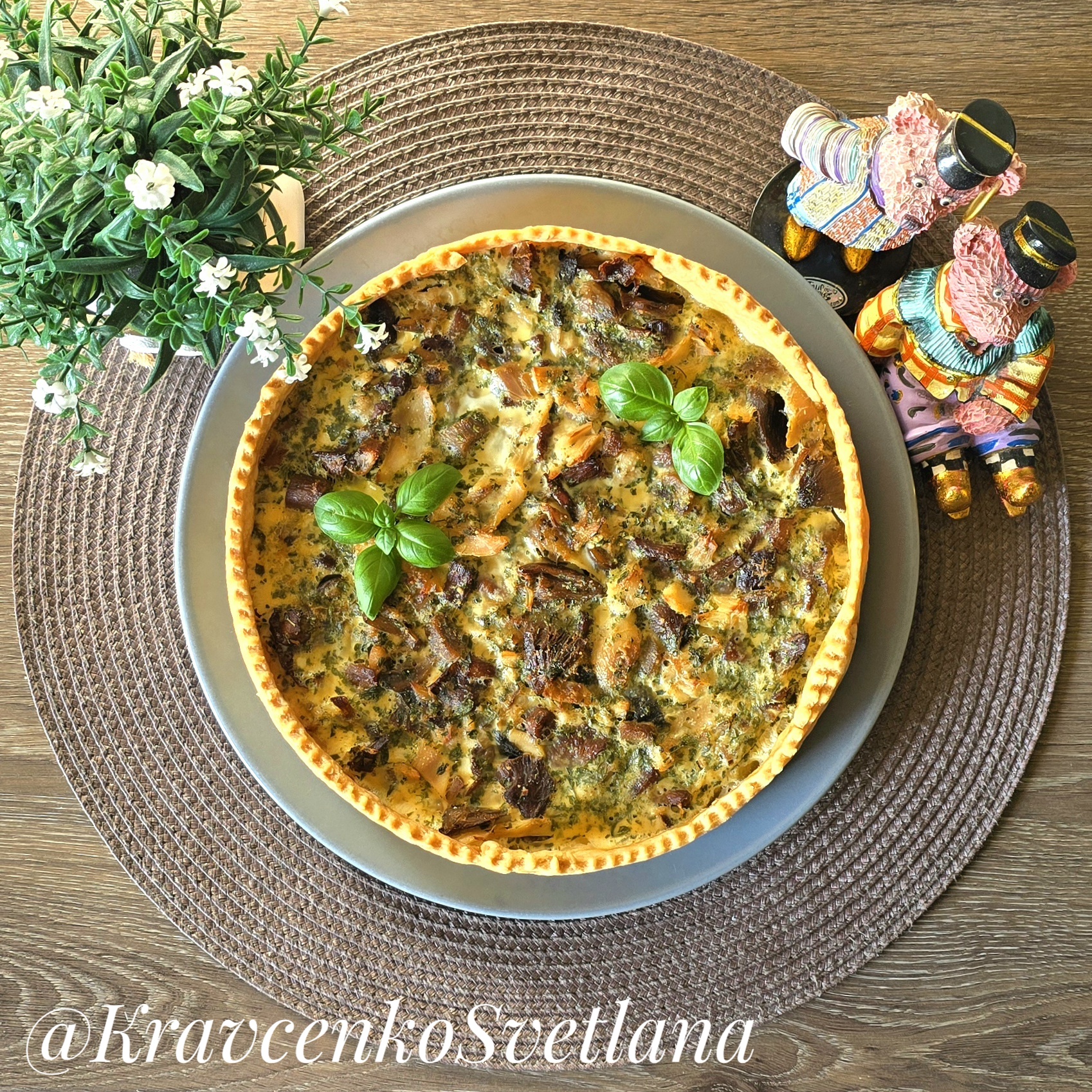 Киш с курицей и грибами 