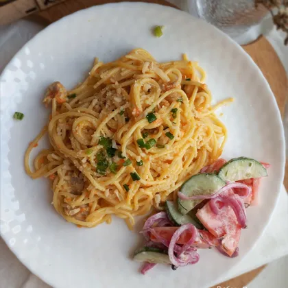 Спагетти с курицей в сырном соусе