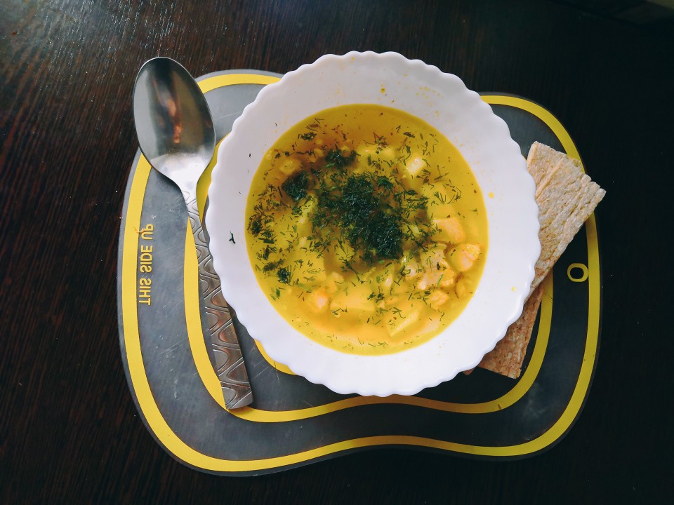 Гороховый супчик с колбаской и сальцом в мультиварке ❤️😋