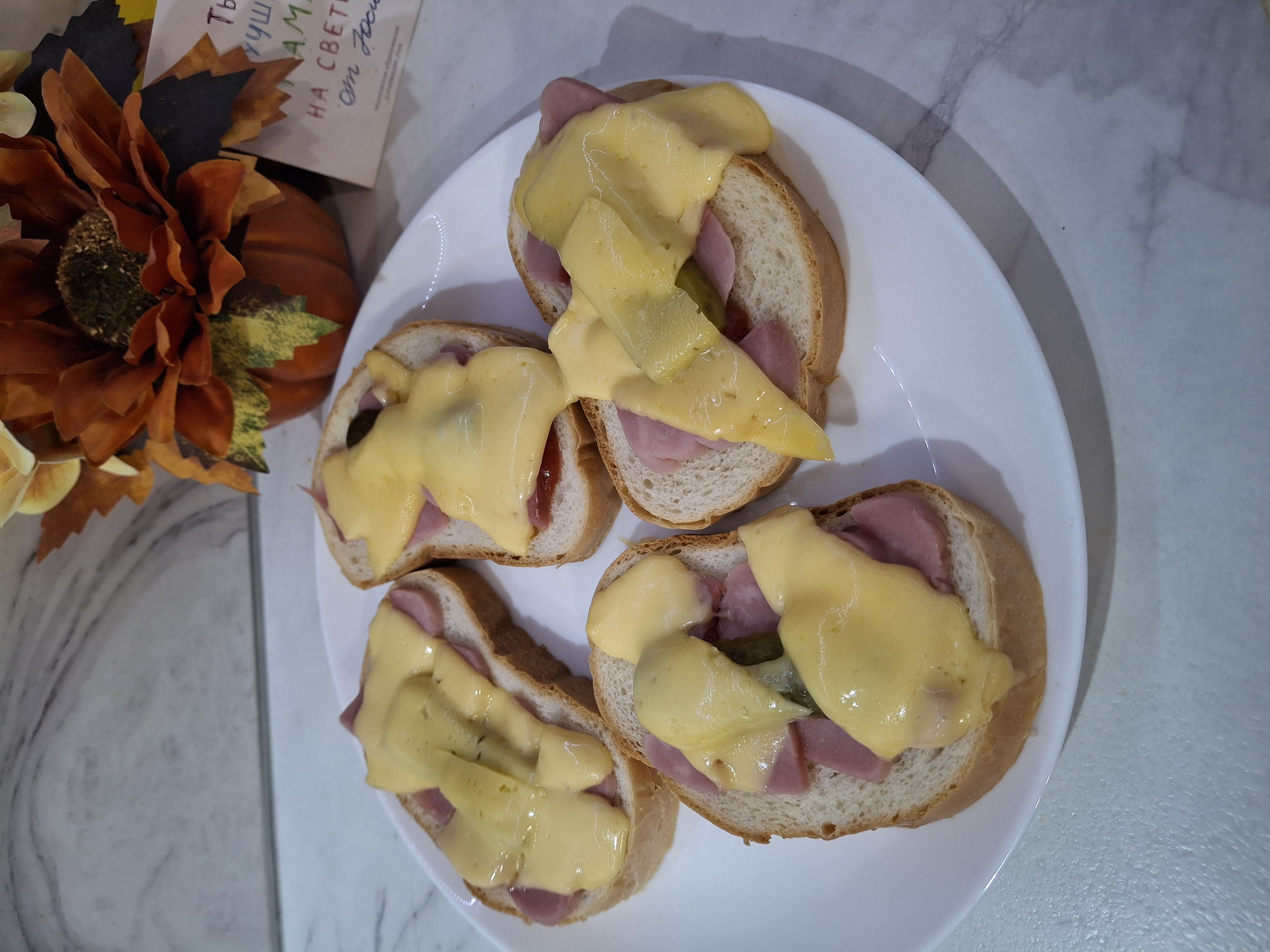 Горячие бутерброды с ветчиной