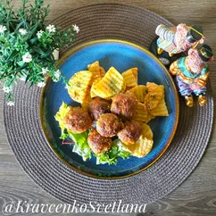 Картофель с фрикадельками в духовке