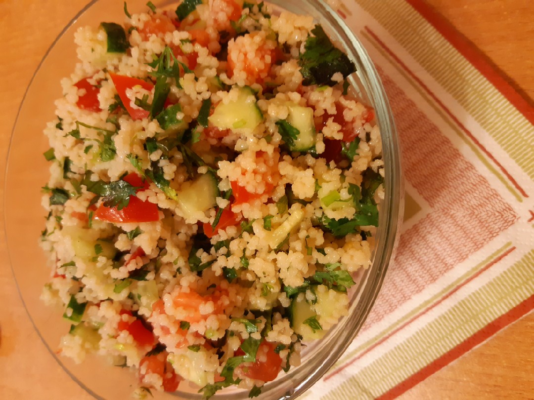 Летний салат с кускусом