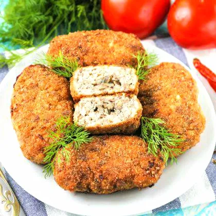 СОЧНЫЕ КУРИНЫЕ ЗРАЗЫ С ГРИБАМИ И СЫРОМ