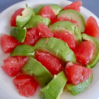 Салат с авокадо и грейпфрутом