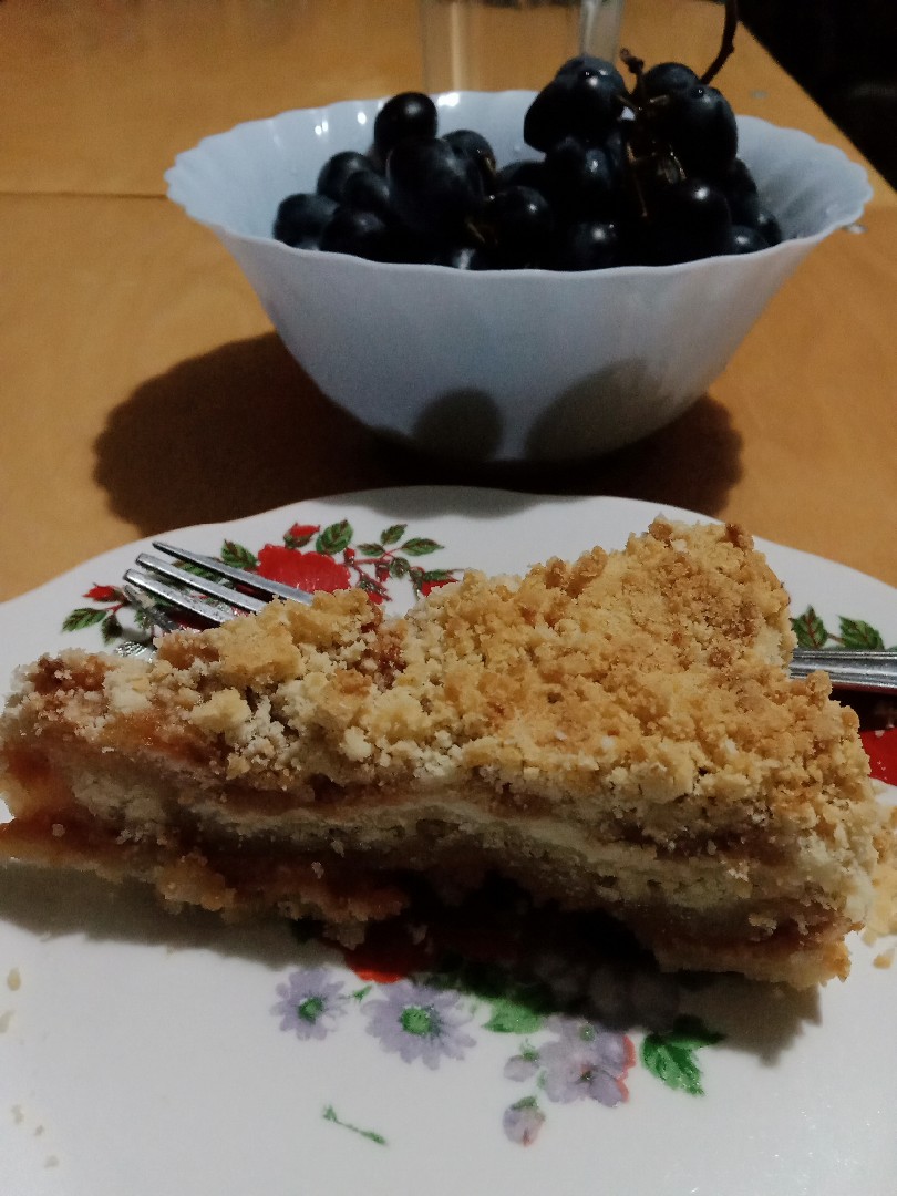 Насыпной пирог с яблоками в мультиварке: рецепт с фото