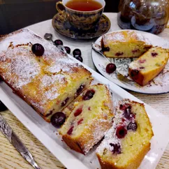 Манник с вишней