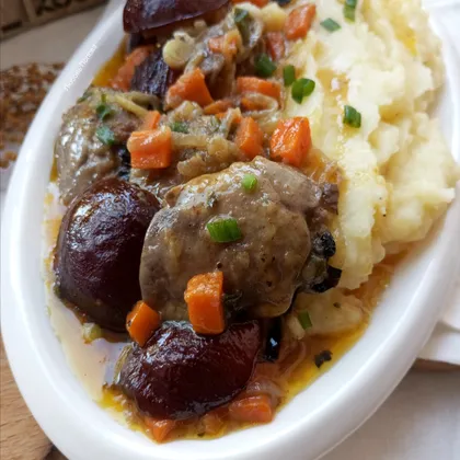 Куриная печень со сливами в духовке 