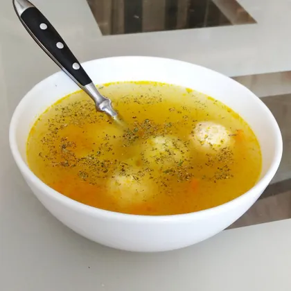 Суп с фрикадельками и сырными клёцками в мультиварке