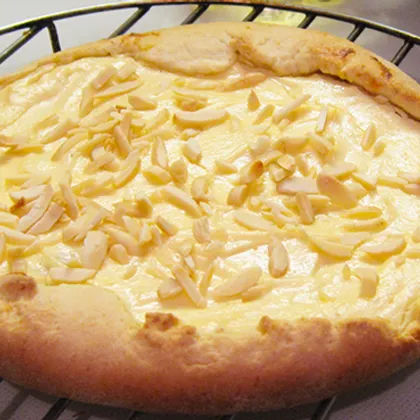 Творожный вегетарианский пирог с миндалем. Käsekuchen mit Mandelhaube