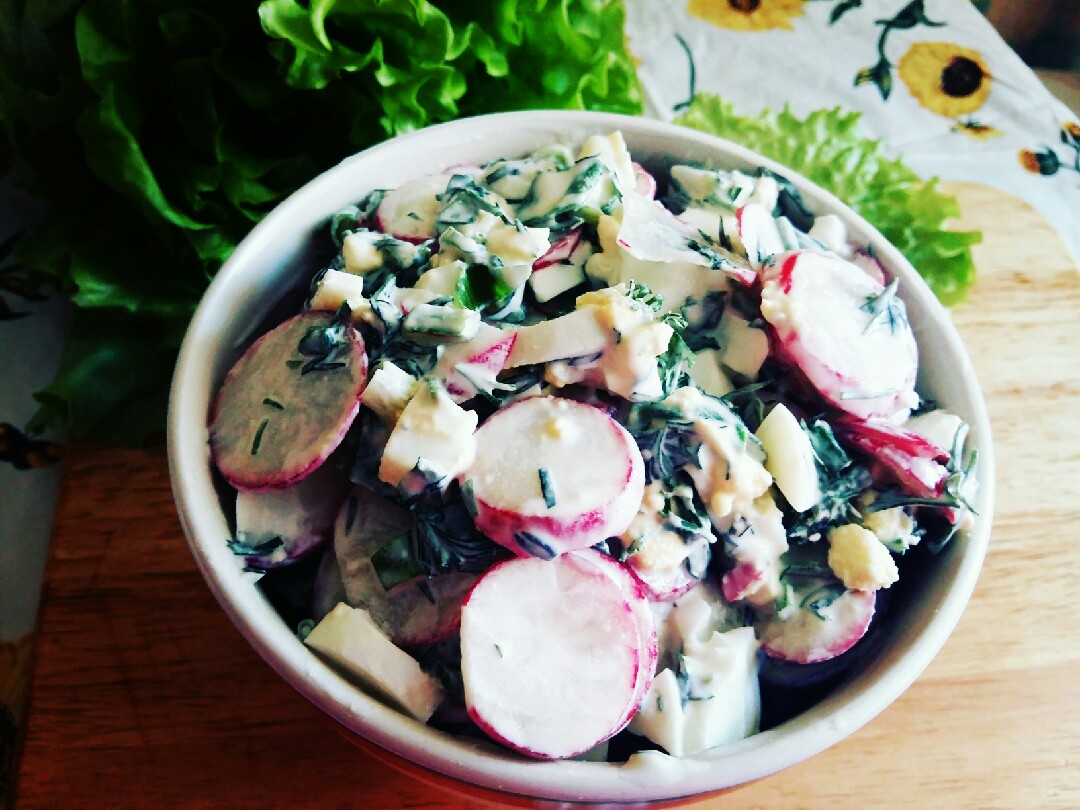 Салат с яйцом и редисом😋👌🍀