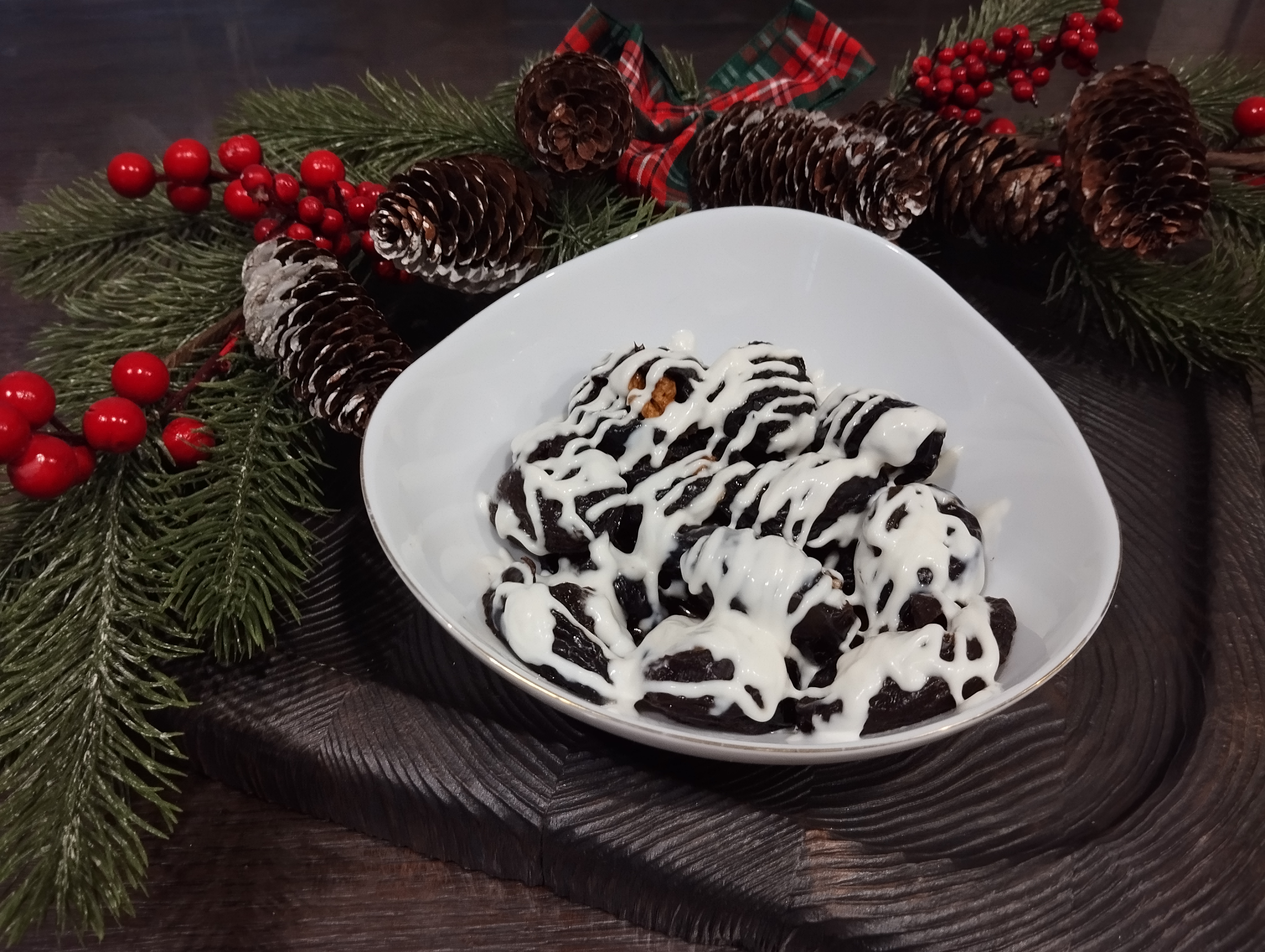 Новогодний десерт "Чернослив с орехами"