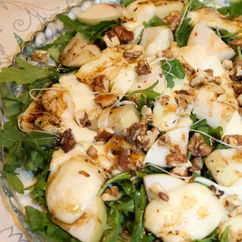 Овощной салат с жареным сыром 