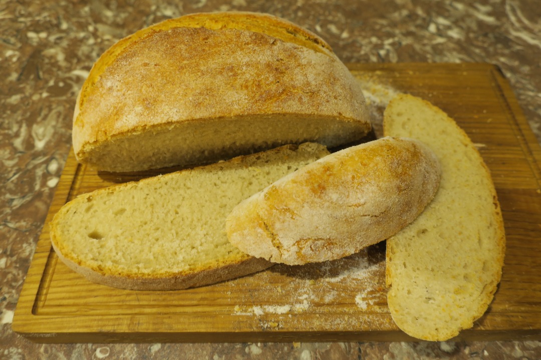 Пшеничный хлеб с сыром на закваске