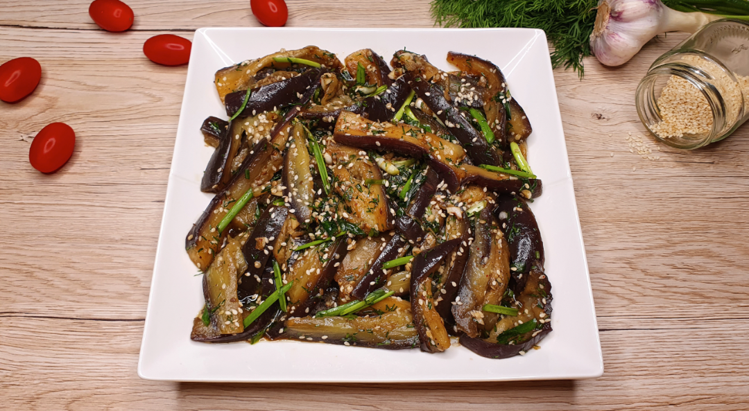 Пикантный баклажановый салат