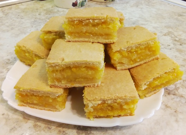 Пирожные с лимонно-апельсиновой начинкой