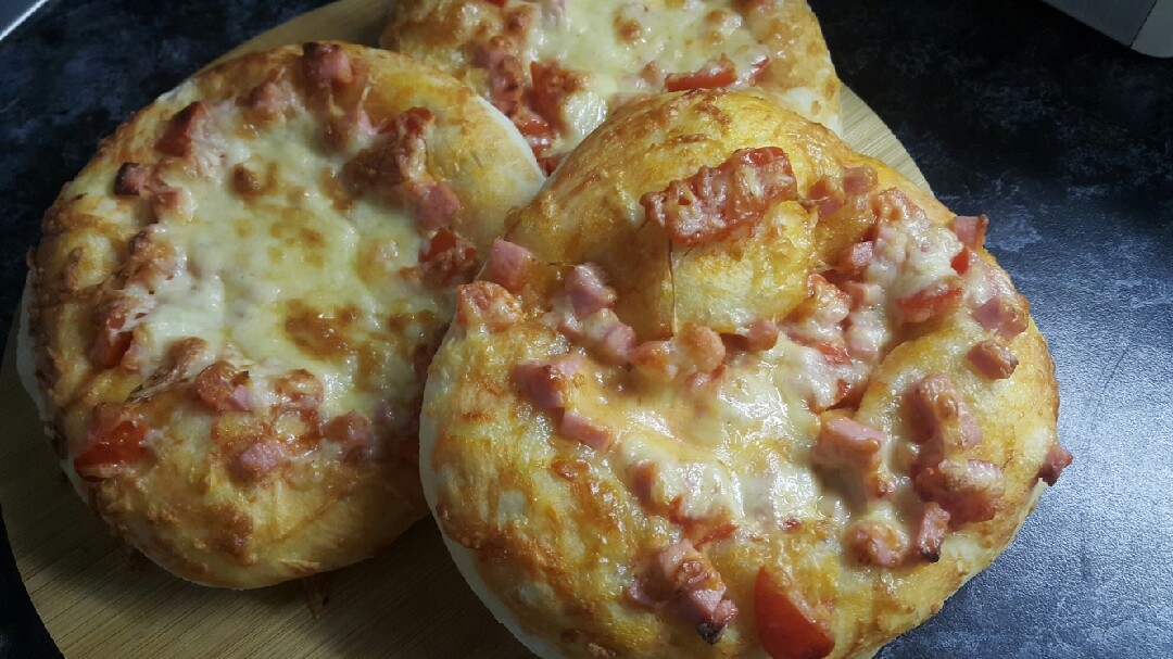 Сырная 🧀 лепёшка с помидорами 🍅