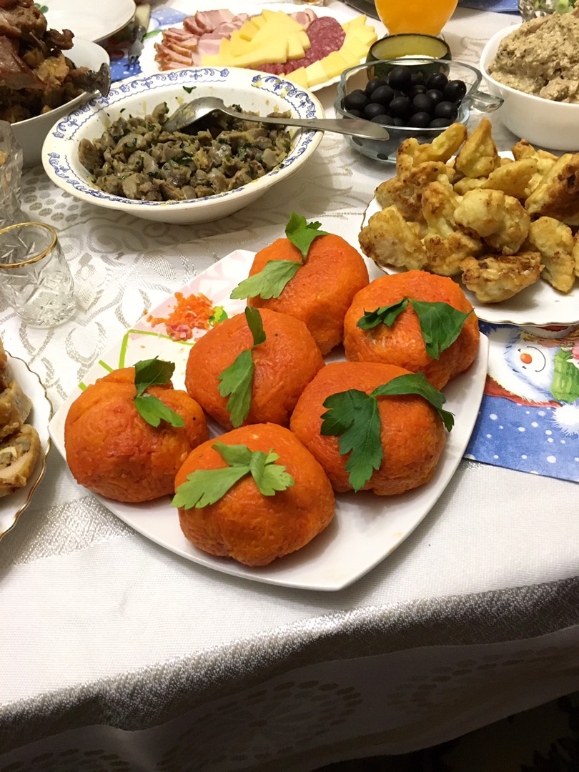 На Новогодний стол салат Сельдь под шубой «Мандаринчики»