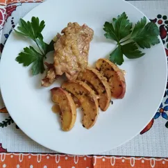 Курица с персиками