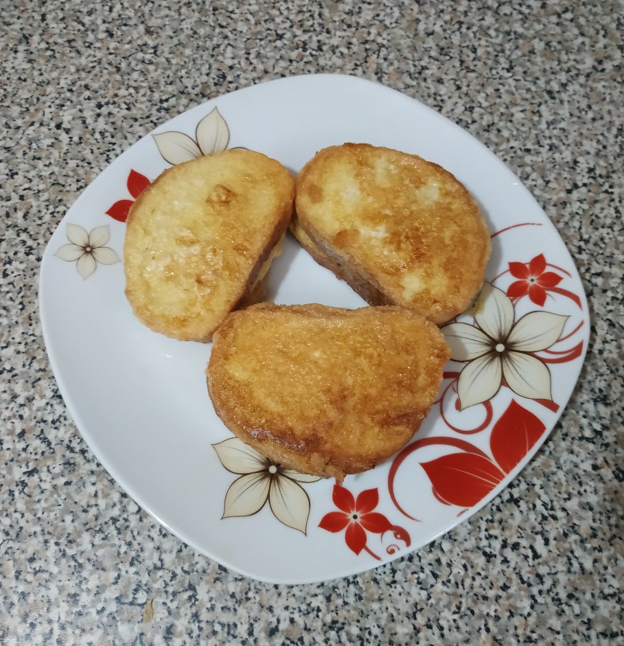 Гренки с сыром и колбасой
