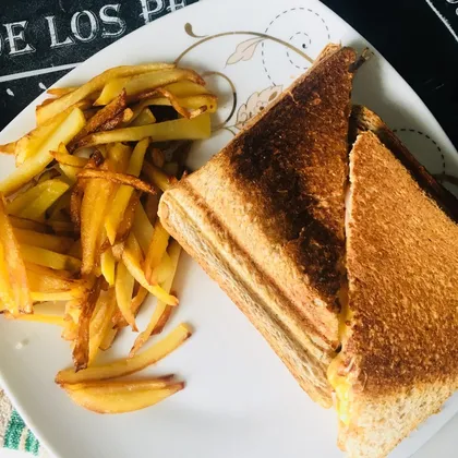 Сэндвичи с ветчиной и сыром + картофель